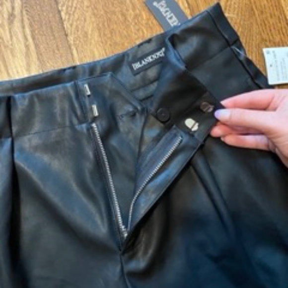 BLANKNYC women vegan leather shorts black (SIZE 30) - Picture 5 of 5